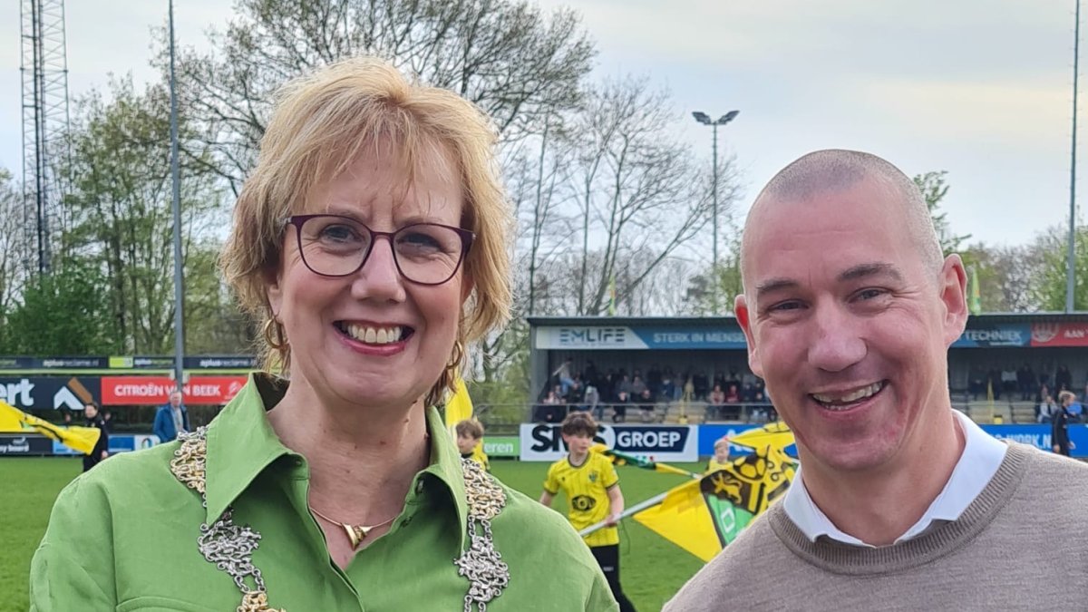 Burgemeester bij 100ste verjaardag RKSV Halsteren